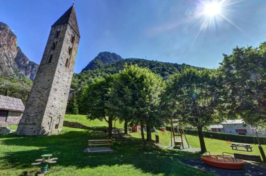 Maison La Finiere: Alpes-maritimes Village Retreat Near Holiday home Isola