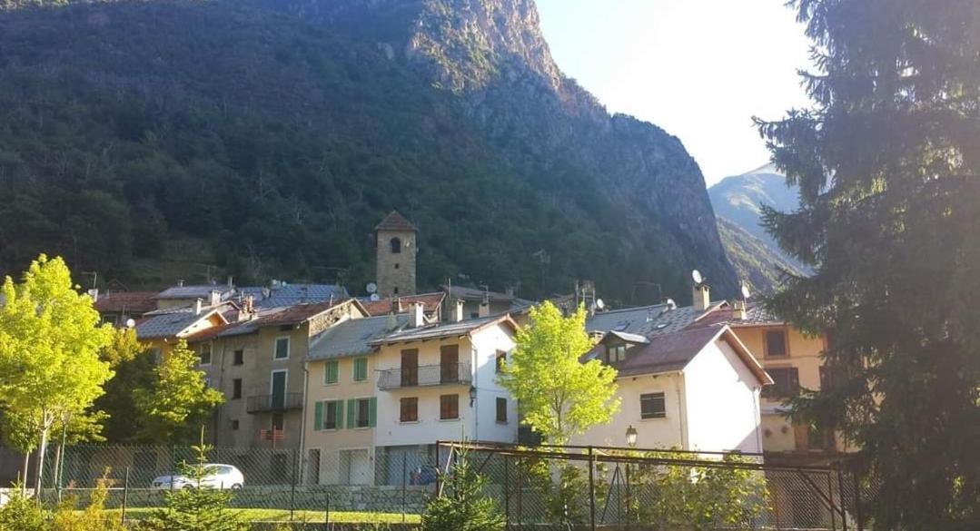 Maison La Finiere: Alpes-maritimes Village Retreat Near Holiday home
