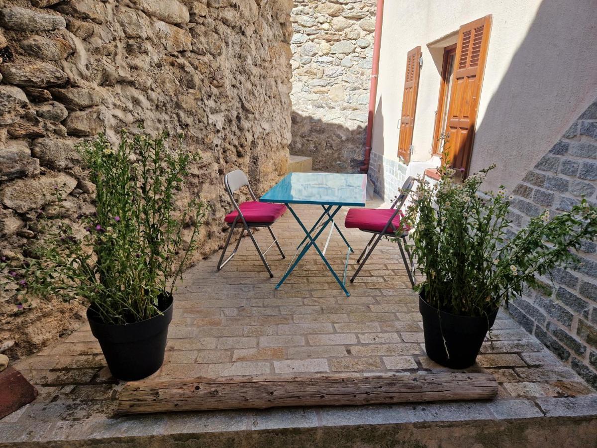 Maison La Finiere: Alpes-maritimes Village Retreat Near